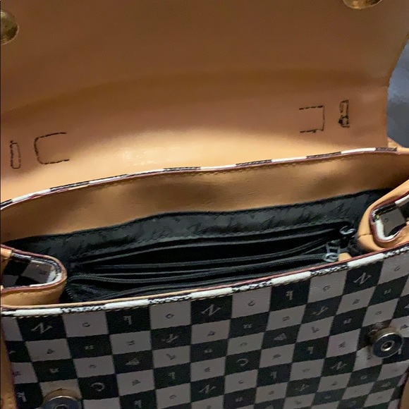 ❌SOLD ❌ CNKW handbag (real leather) - Picture 7 of 9